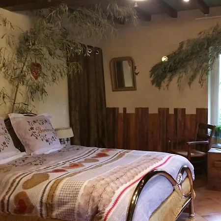 Basse-cour De Montin Au 256 Chemin De La Rocaille A 38510 Vezeronce Curtin Bed & Breakfast Morestel