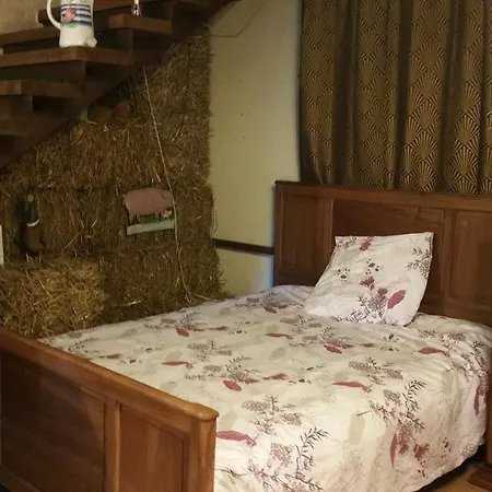 Basse-cour De Montin Au 256 Chemin De La Rocaille A 38510 Vezeronce Curtin Bed & Breakfast Morestel